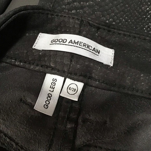 Good American Good Legs Metallic Snake Print Skinny Jeans in Black. - Picture 12 of 12